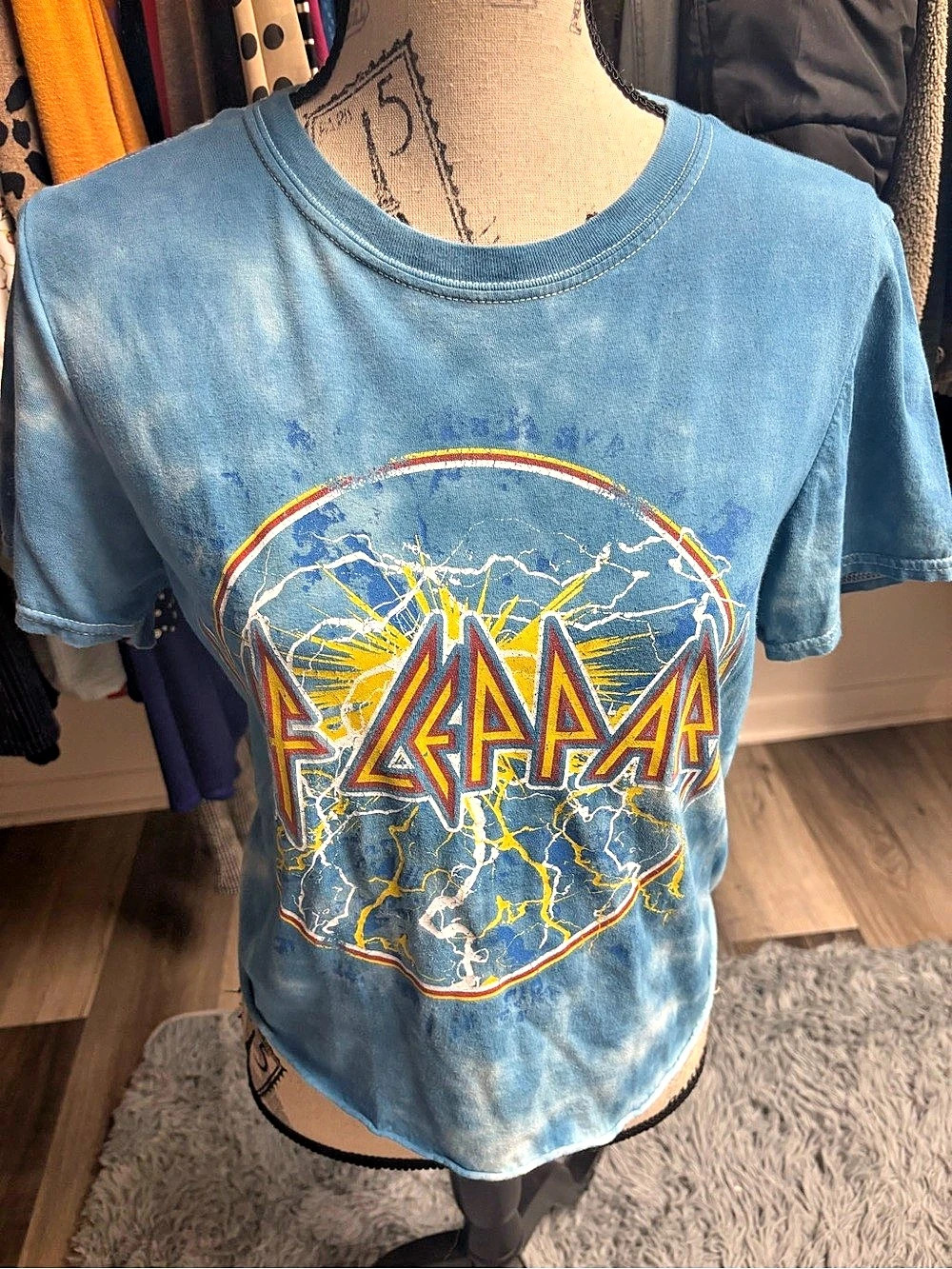 Y2K Def Leppard Tie-Dye Cropped Graphic Tee
